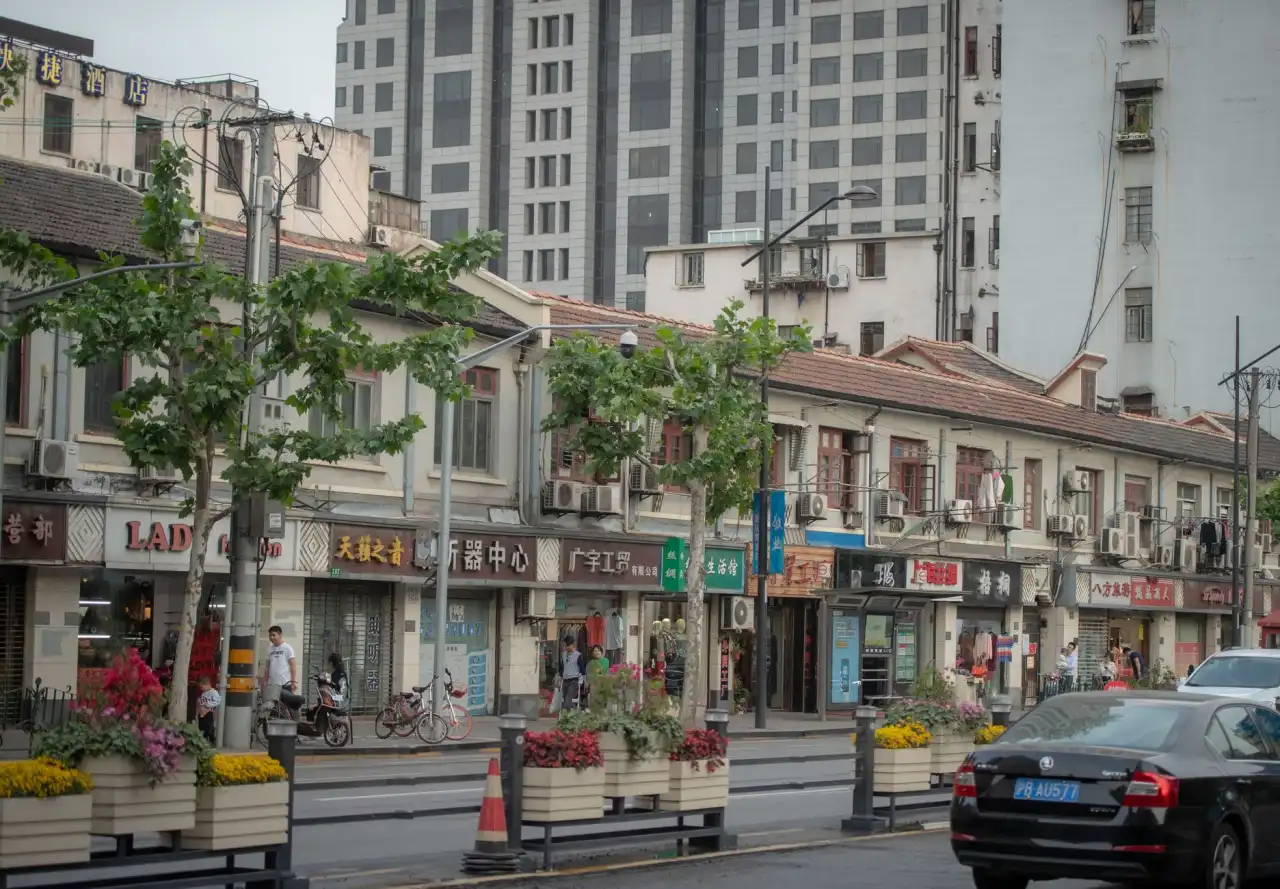 建筑装饰选购指南：如何选择适合家庭的环保装修材料